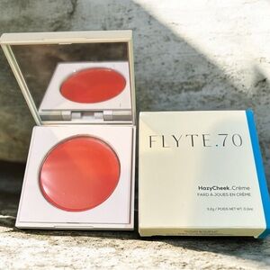 FLYTE.70 HAZY CHEEK CREME In HEARTBREAKER NIP